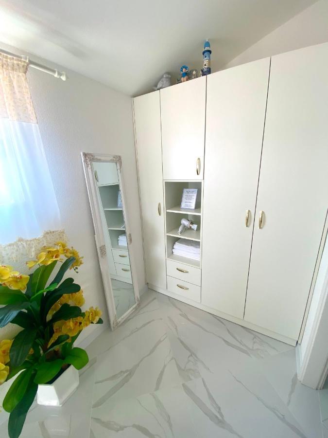 Apartments And Rooms Katarina Živogošće Eksteriør bilde