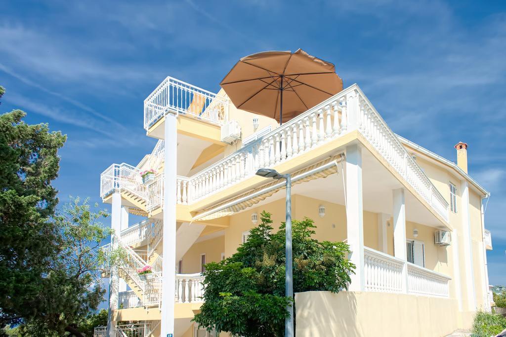 Apartments And Rooms Katarina Živogošće Eksteriør bilde